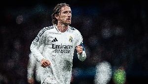 阿斯：皇马将续约巴斯克斯&amp;莫德里奇两周，以确保他们参加世俱杯